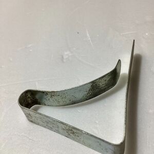 1972	 	42 pcs Metal Skirt Clips Silver